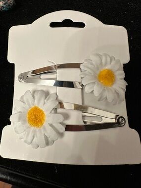 White Daisy Hair Clips with Yellow Centers Hair Clips